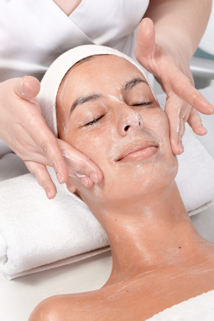 natural esthetician performing services